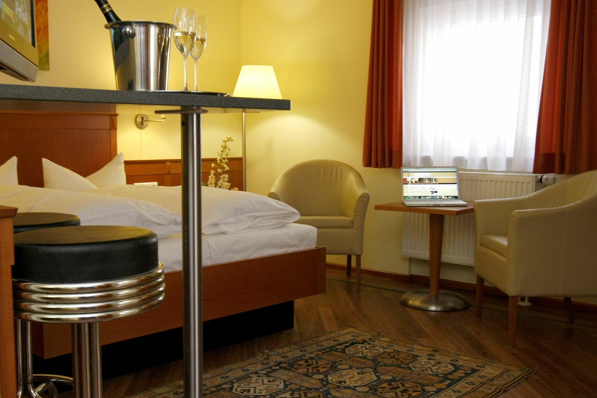 Apartment Hotel Kral - Business Hotel & Serviced Apartments Erlangen Zewnętrze zdjęcie