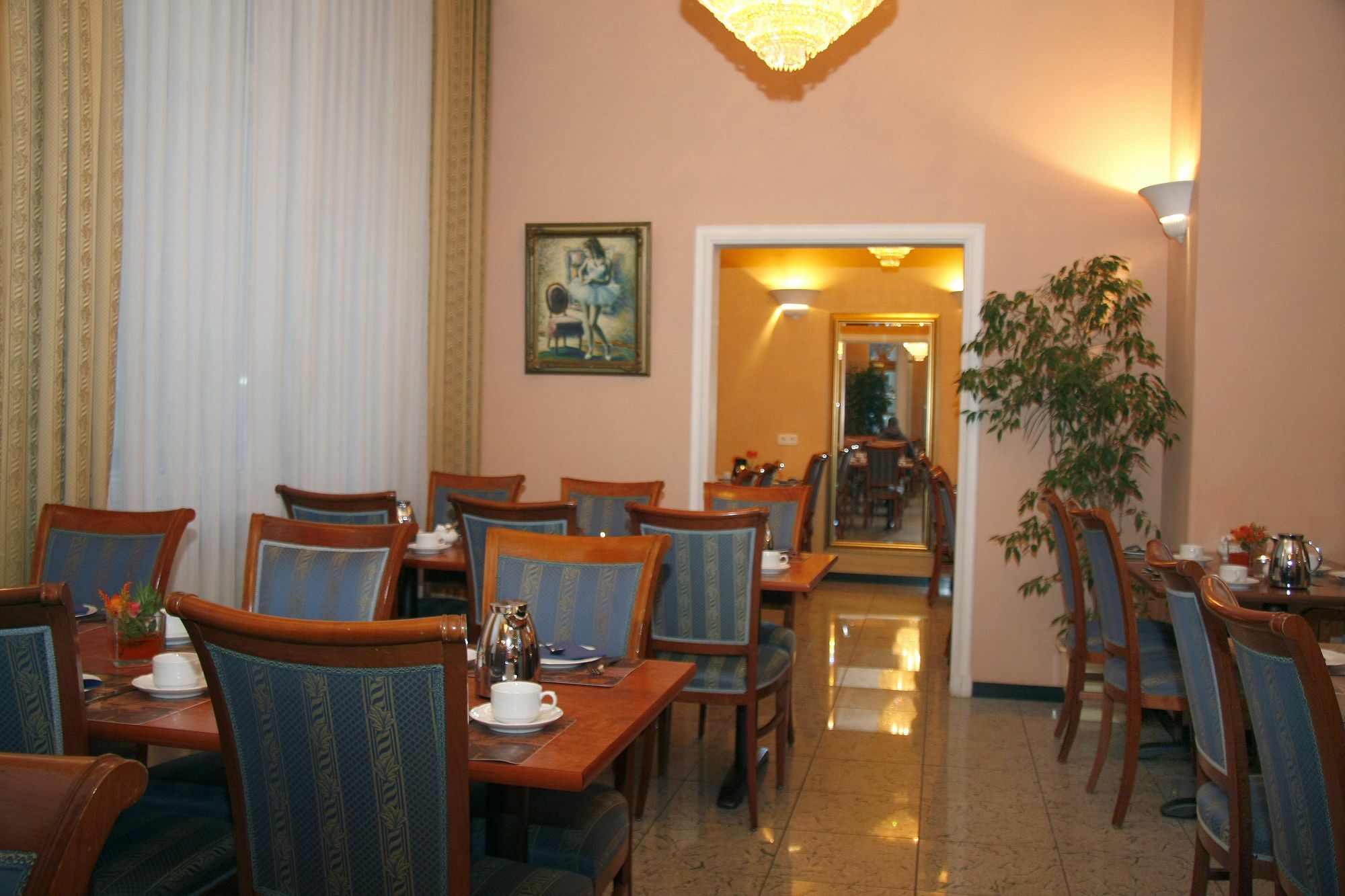 Apartment Hotel Kral - Business Hotel & Serviced Apartments Erlangen Zewnętrze zdjęcie